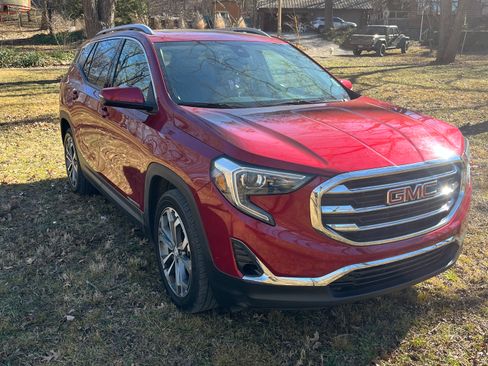Used 2018 GMC Terrain SLT w/ Preferred Package FWD image 1