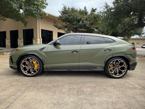 Used 2024 Lamborghini Urus Performante image 2