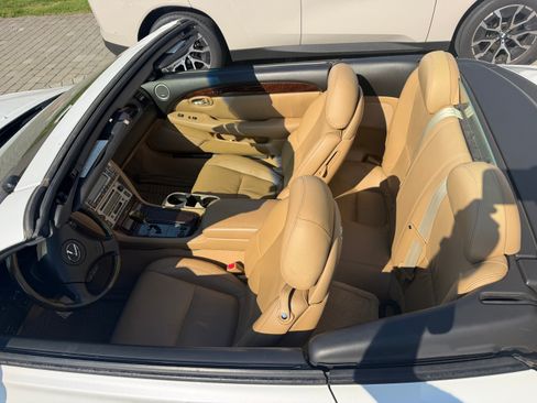 Used 2008 Lexus SC 430 Convertible RWD image 2