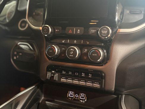 Used 2021 RAM 3500 Big Horn w/ Level B Equipment Group AWD/4WD image 8