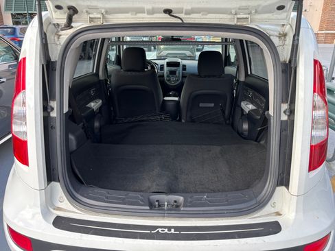 Used 2012 Kia Soul + w/ Audio Pkg FWD image 10