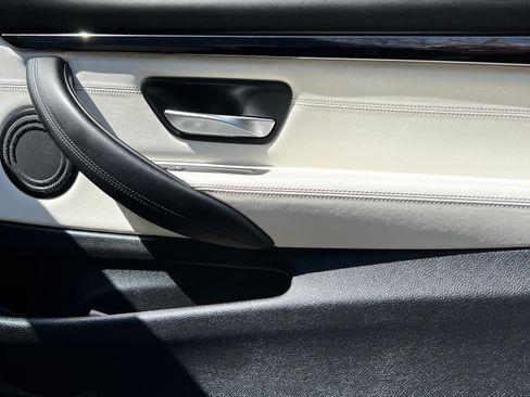 Used 2016 BMW M4 Coupe image 25