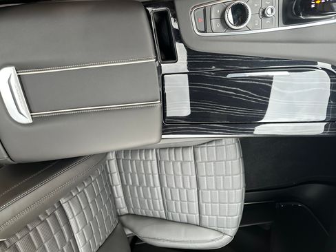 Used 2023 Cadillac Escalade V w/ LPO, ONYX Package image 22