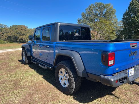 Used 2020 Jeep Gladiator Sport w/ Quick Order Package 24S image 13