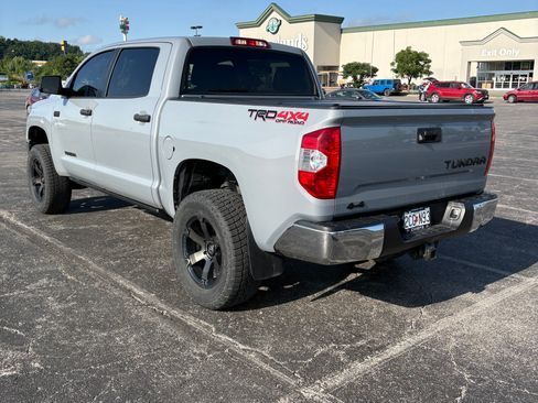 Used 2018 Toyota Tundra SR5 w/ TRD Off Road Package AWD/4WD image 4