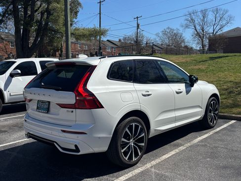 Used 2025 Volvo XC60 B5 Plus w/ Climate Package image 4