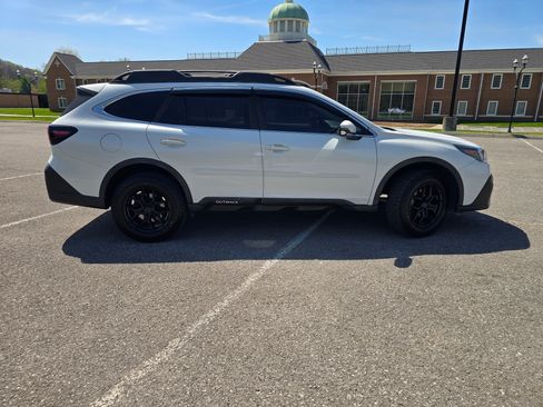 Used 2021 Subaru Outback Premium w/ Tech Package 1 image 4