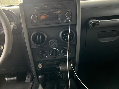 Used 2009 Jeep Wrangler X w/ Mopar Chrome Edition Group image 9