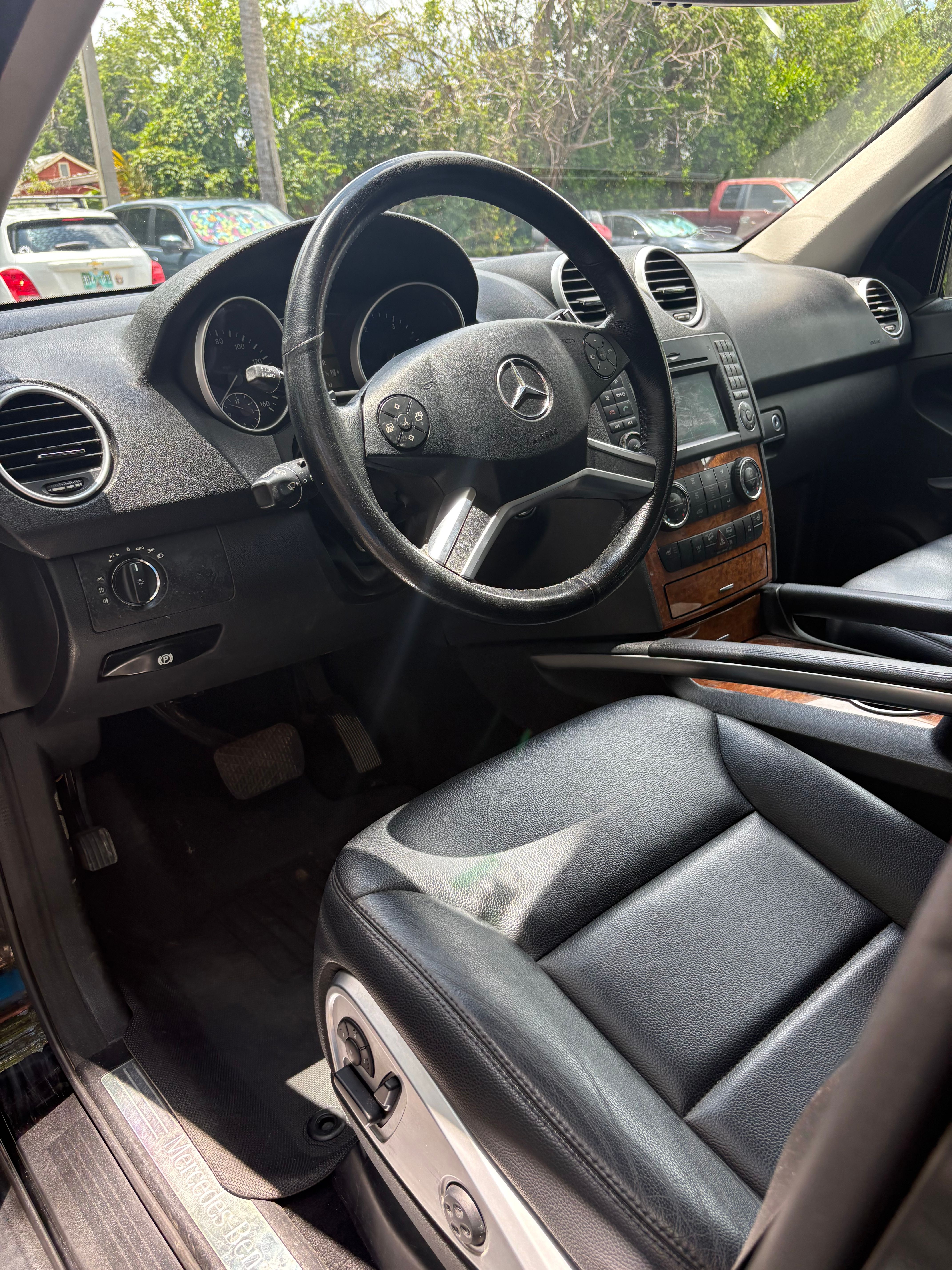 Used 2009 Mercedes-Benz ML 320 BlueTEC 4MATIC image 9