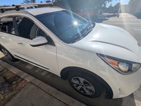 Used 2019 Kia Niro LX image 6