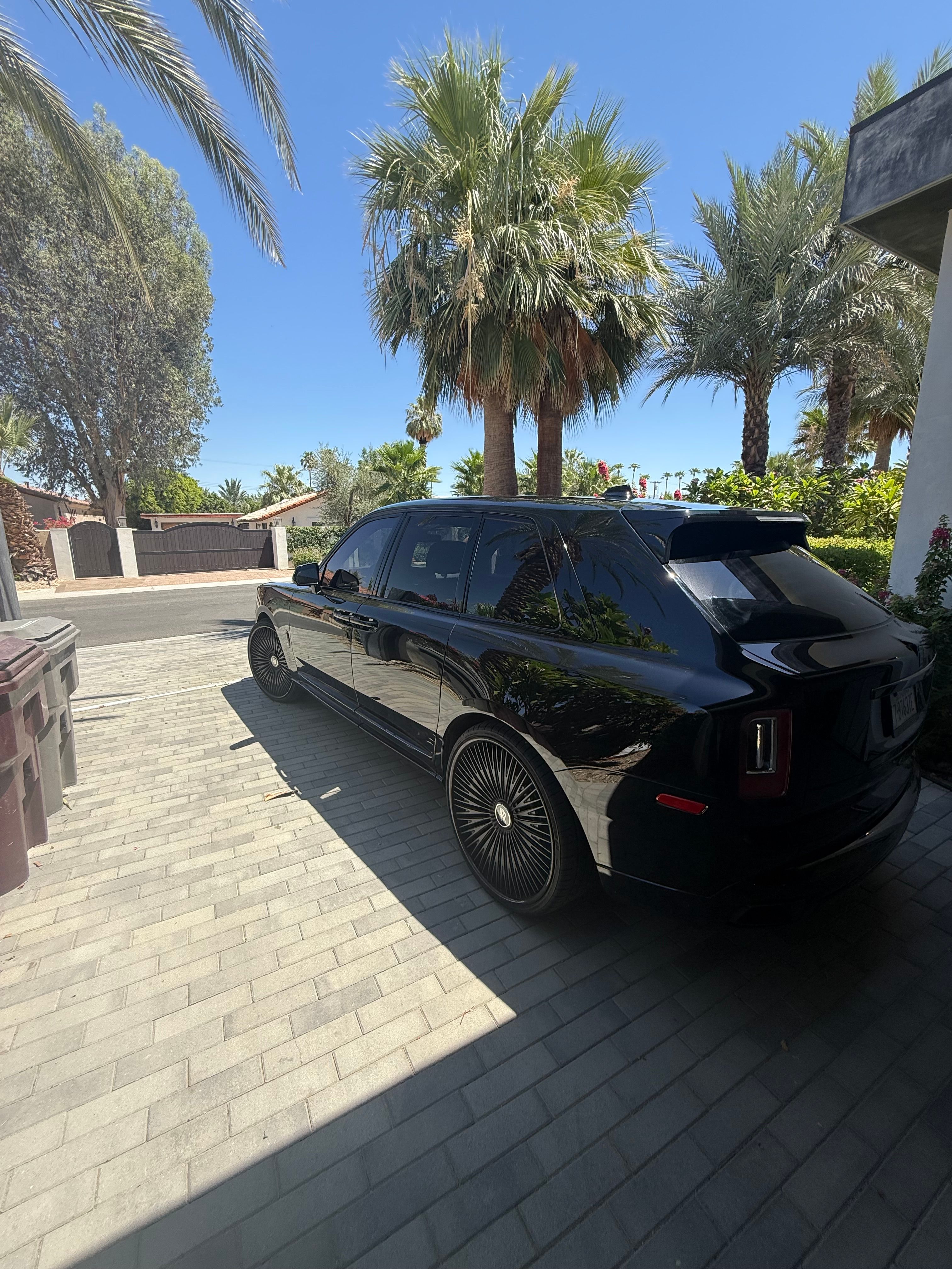 Used 2022 Rolls-Royce Cullinan Black Badge AWD/4WD image 5