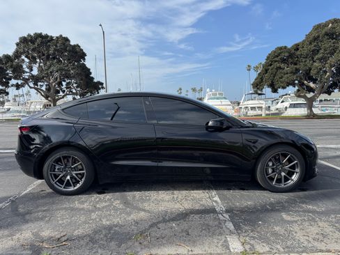 Used 2021 Tesla Model 3 Standard Range Plus image 6