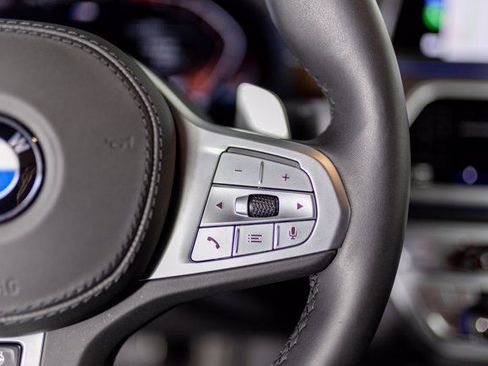 Used 2020 BMW 750i xDrive 750i xDrive Sedan 4D w/ Autobahn Package image 14