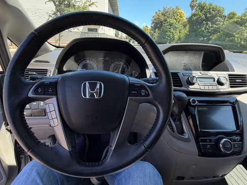 Used 2015 Honda Odyssey EX-L image 16