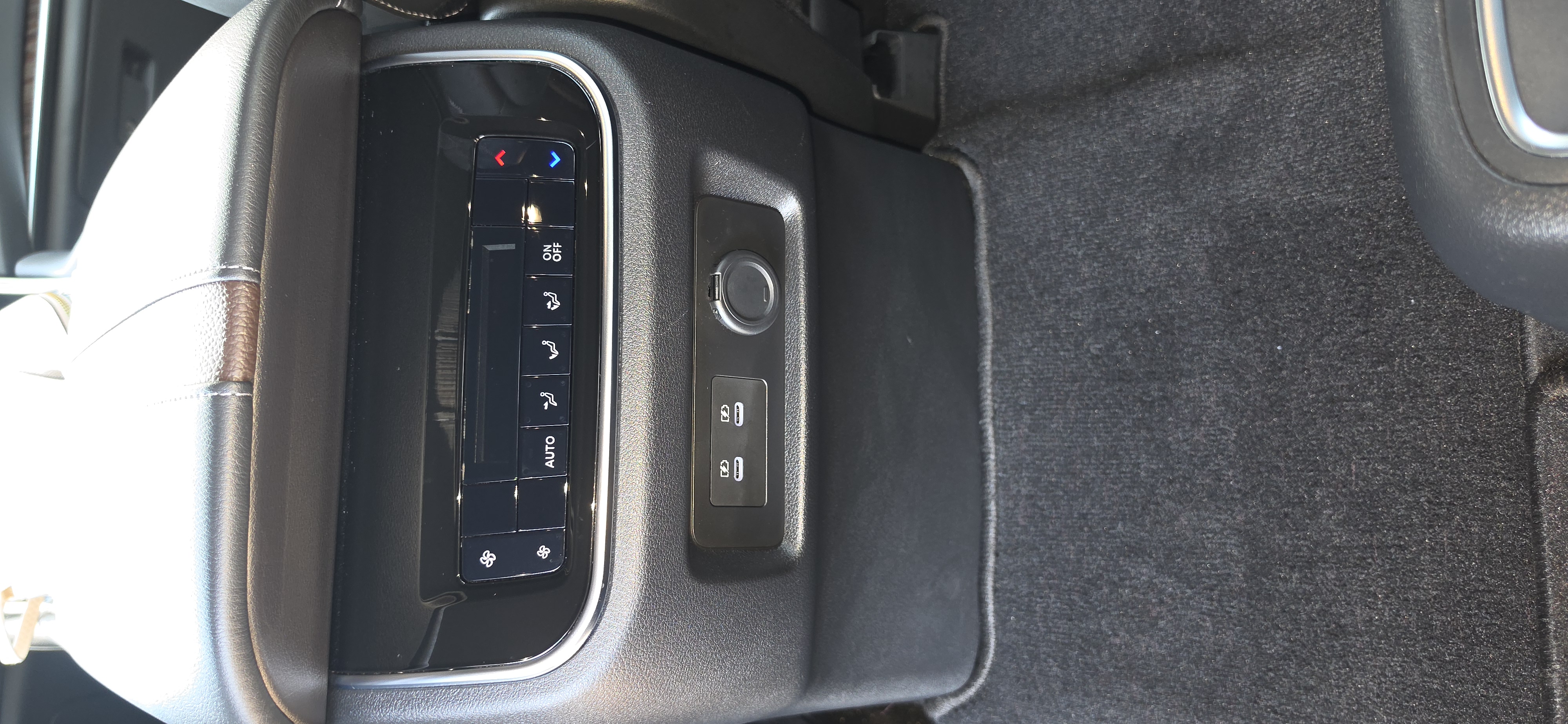 Used 2026 Nissan Armada SL w/ Captain's Chari Seat Package RWD image 11