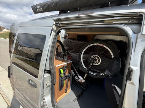 Used 2010 Ford Transit Connect XLT FWD image 6