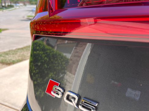 Used 2018 Audi SQ5 Premium Plus w/ Navigation Package image 16