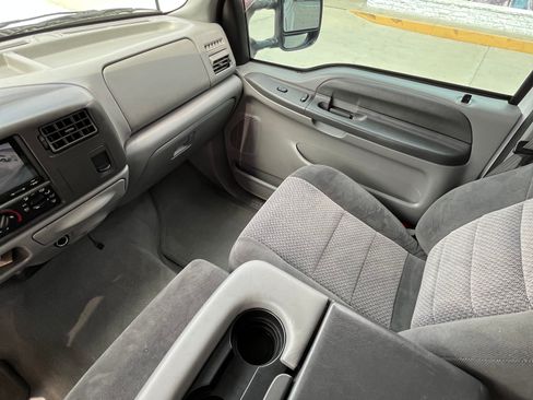 Used 2003 Ford F250 XLT AWD/4WD image 13