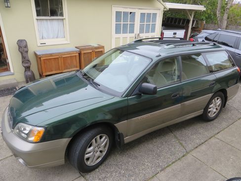Used 2000 Subaru Outback Wagon 4D image 2