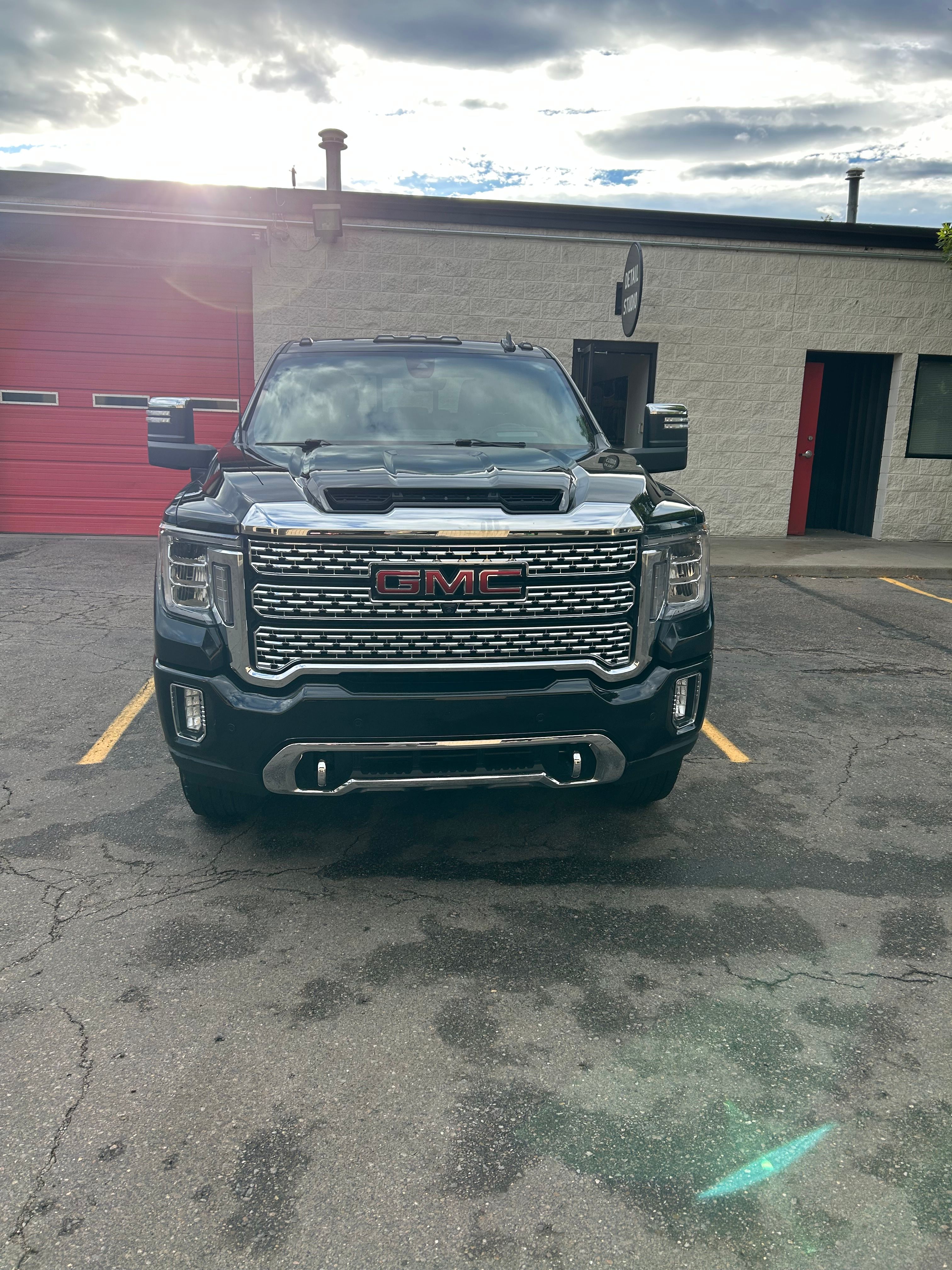 Used 2022 GMC Sierra 2500 Denali w/ Technology Package AWD/4WD image 4