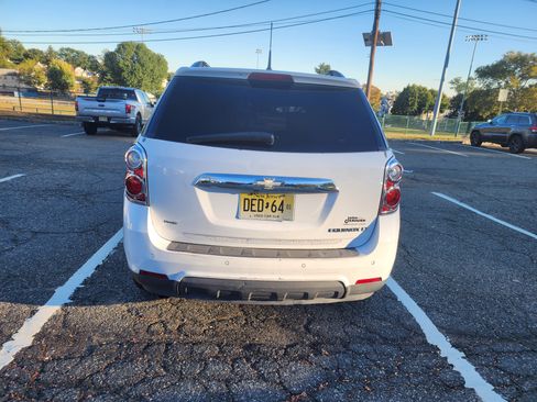 Used 2010 Chevrolet Equinox LT w/ Chrome Appearance Package image 14