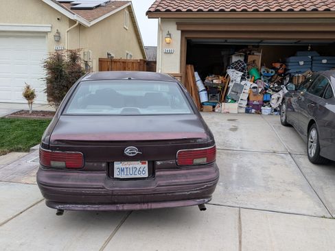 Used 1995 Chevrolet Impala SS image 2