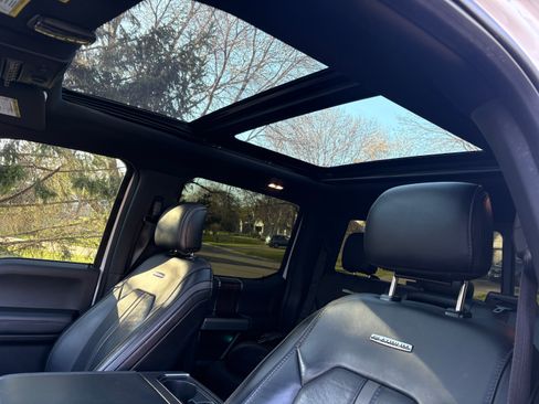 Used 2017 Ford F250 Platinum w/ Platinum Ultimate Package AWD/4WD image 8