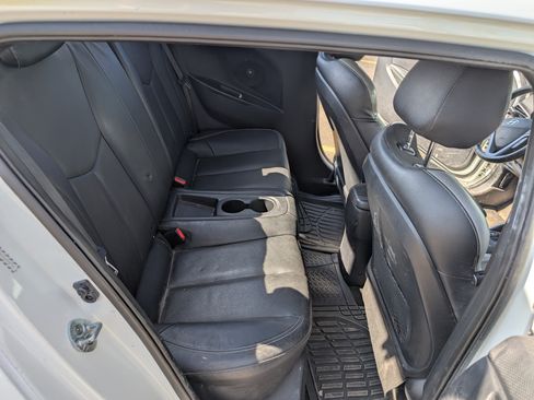 Used 2016 Hyundai Veloster Turbo image 13