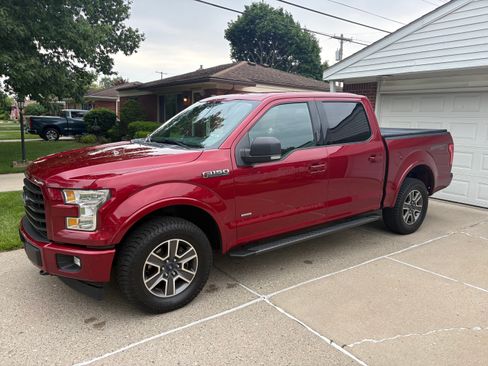 Used 2017 Ford F150 XLT w/ Equipment Group 302A Luxury AWD/4WD image 2