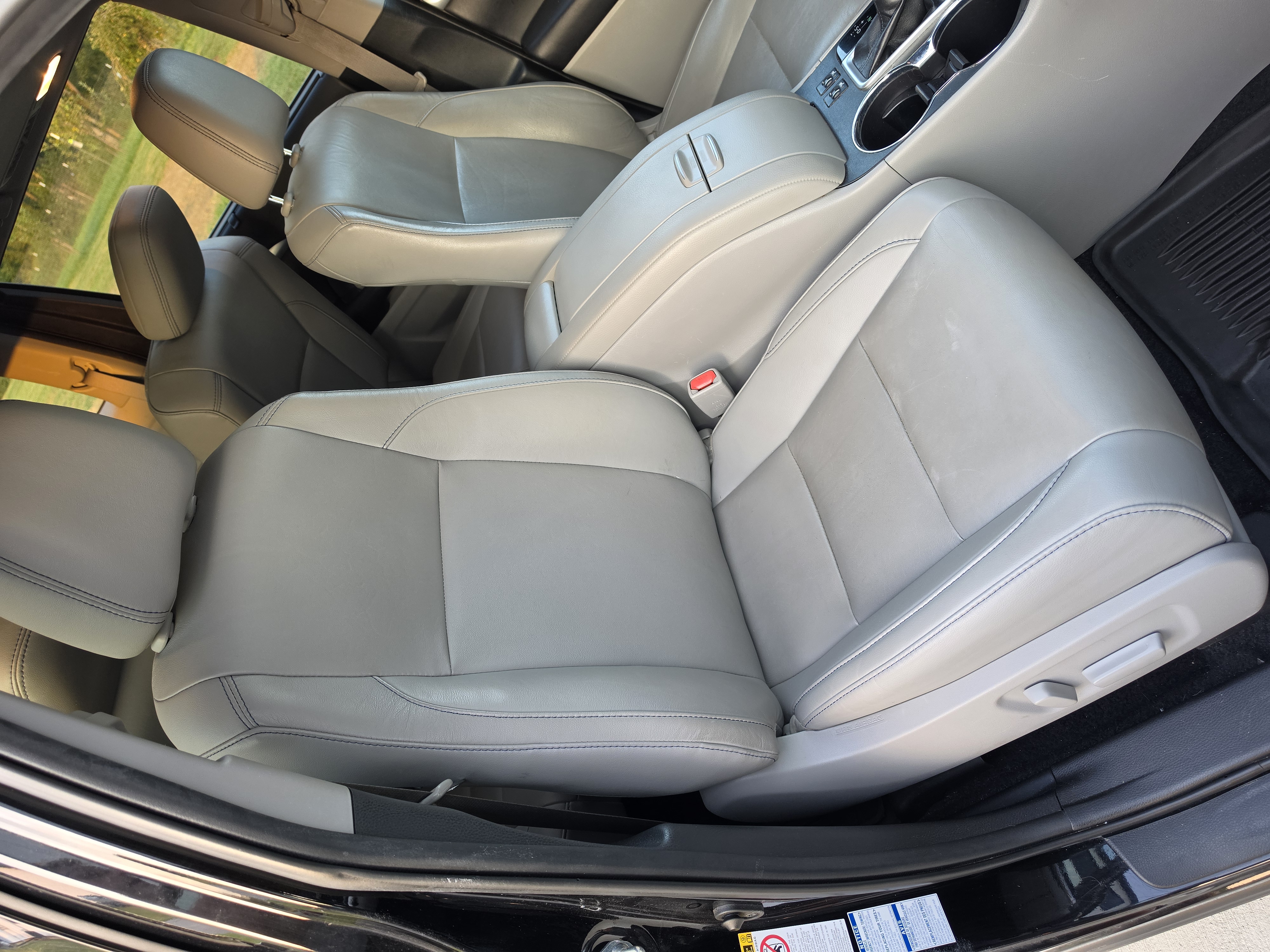 Used 2019 Toyota Highlander XLE AWD/4WD image 10