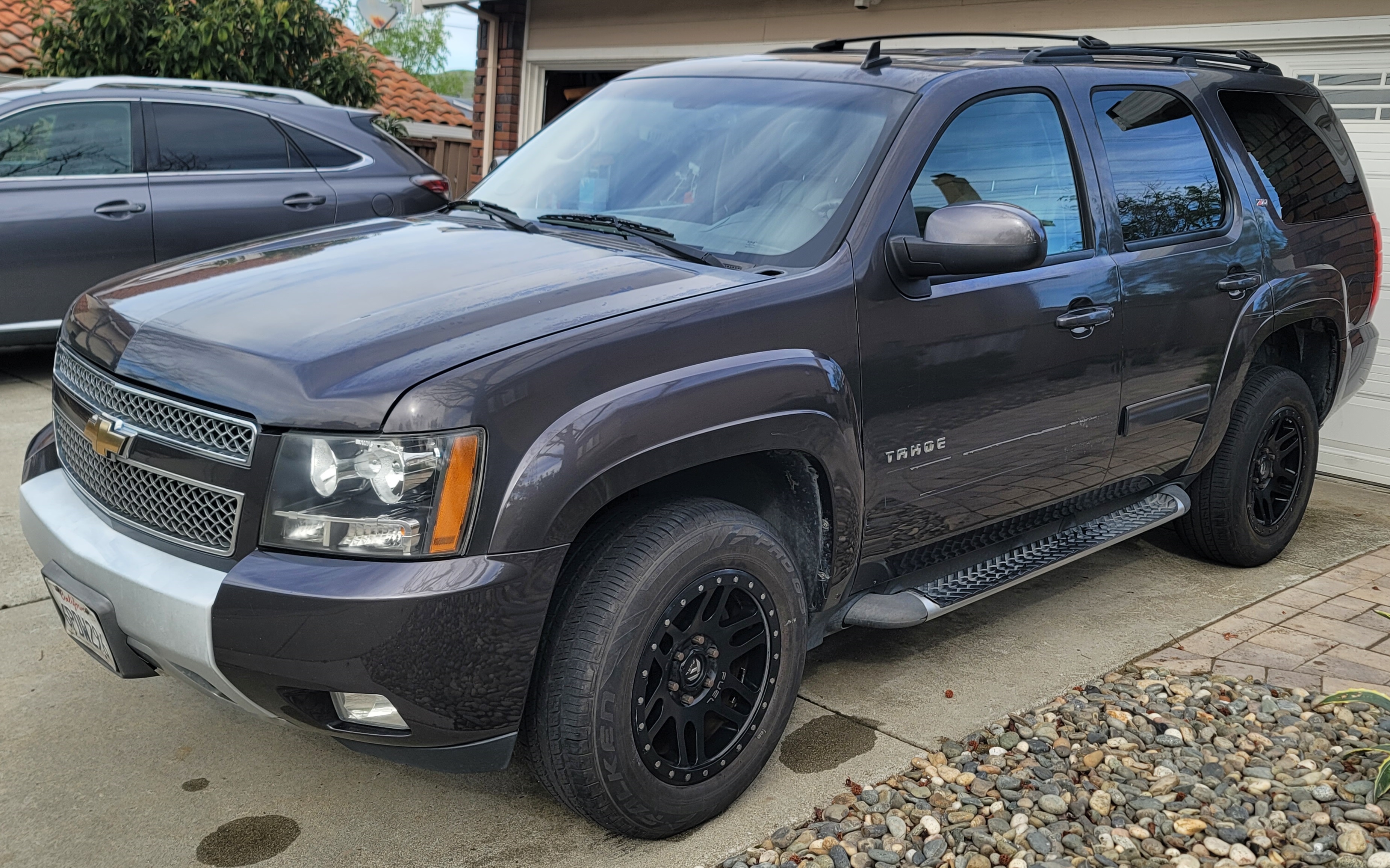Used 2010 Chevrolet Tahoe LT AWD/4WD image 2