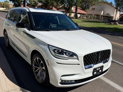 Used 2020 Lincoln Aviator Grand Touring w/ Equipment Group 302A AWD/4WD image 4