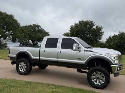 Used 2015 Ford F250 Lariat w/ Lariat Ultimate Package AWD/4WD image 13