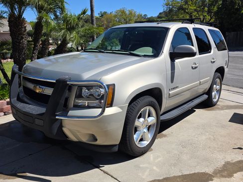 Used 2007 Chevrolet Tahoe LTZ w/ LTZ Preferred Equipment Group image 2