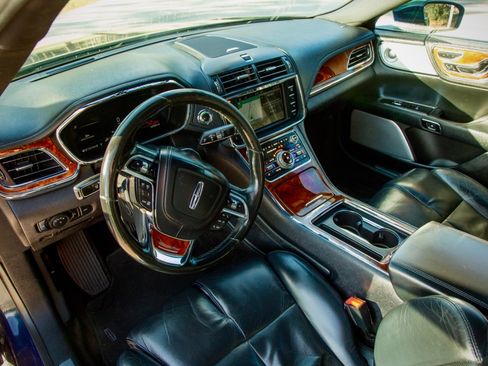 Used 2017 Lincoln Continental Reserve w/ Luxury Package image 16