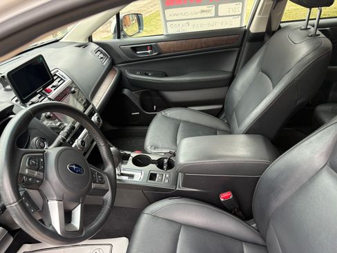 Used 2017 Subaru Outback 2.5i Limited image 5