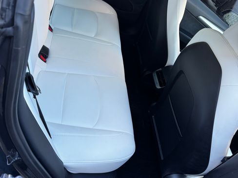 Used 2023 Tesla Model 3 Performance image 9