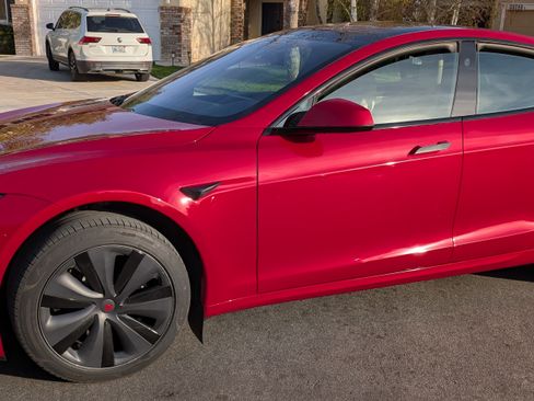 Used 2022 Tesla Model S Standard Range image 1