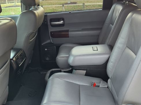 Used 2012 Toyota Sequoia Platinum image 8