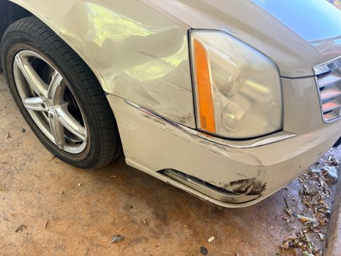 Used 2010 Cadillac DTS Luxury image 6