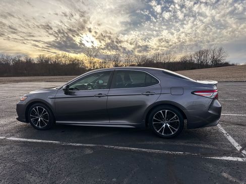 Used 2018 Toyota Camry SE w/ Protection Package (Q2) image 5