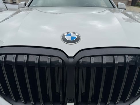 Used 2024 BMW X7 xDrive40i w/ M Sport Package image 28