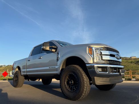 Used 2017 Ford F250 Lariat w/ Lariat Ultimate Package image 14