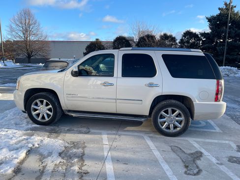 Used 2013 GMC Yukon Denali image 4