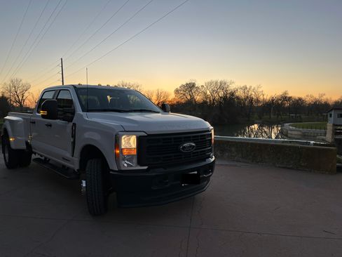 Used 2023 Ford F350 XL w/ FX4 Off-Road Package image 2