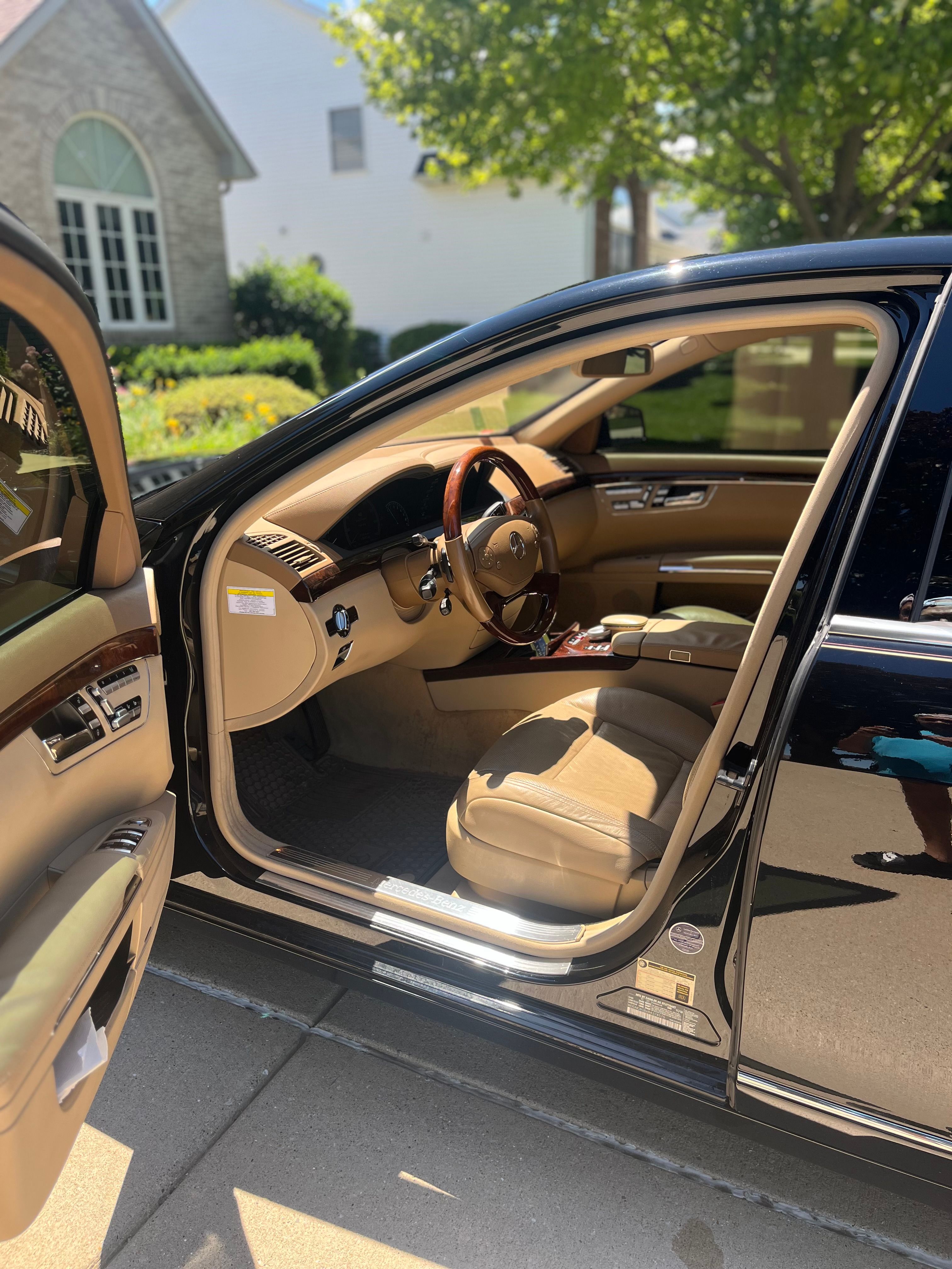 Used 2011 Mercedes-Benz S 550 4MATIC image 8