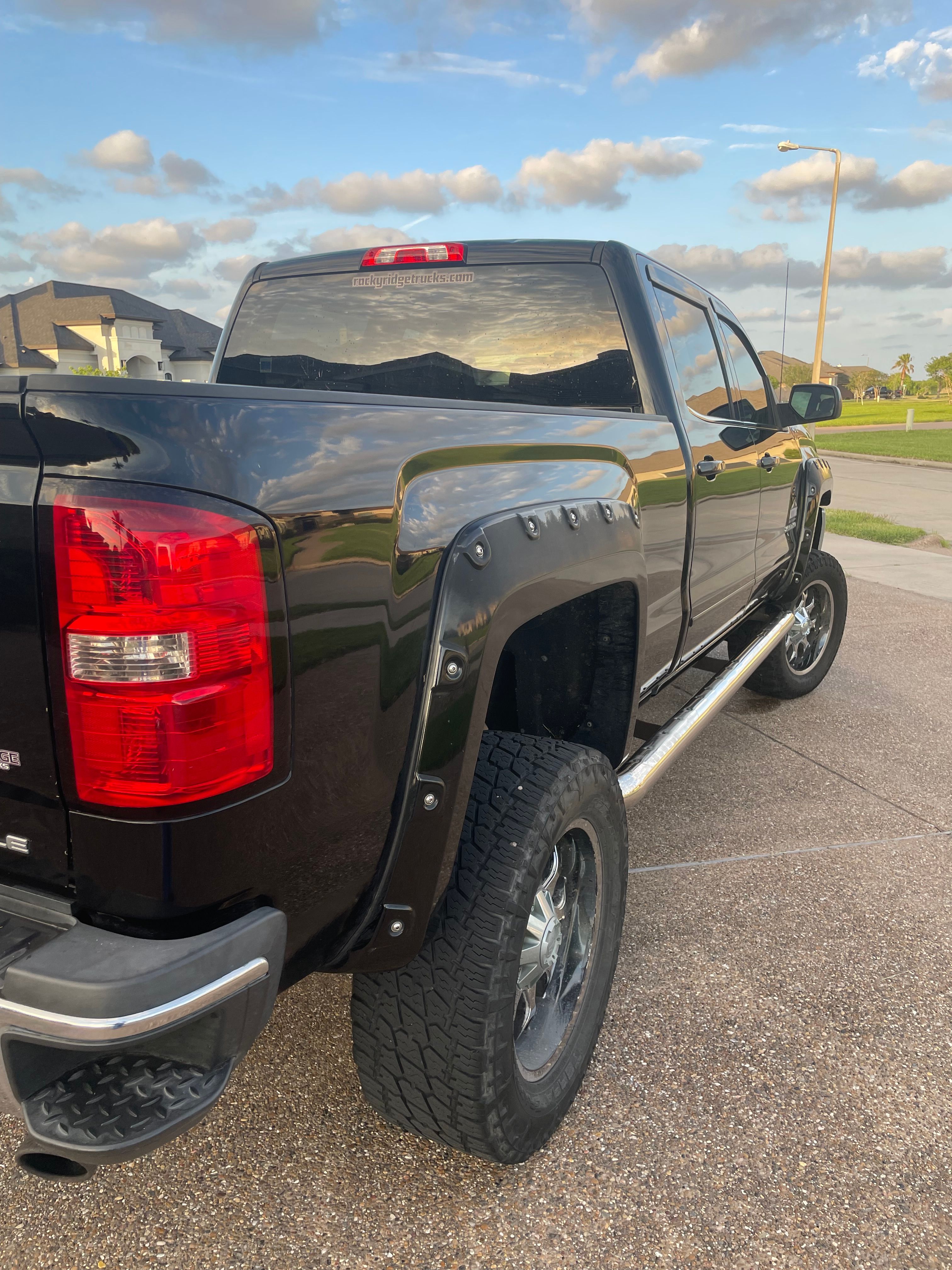 Used 2015 GMC Sierra 2500 SLE w/ SLE Preferred Package AWD/4WD image 5