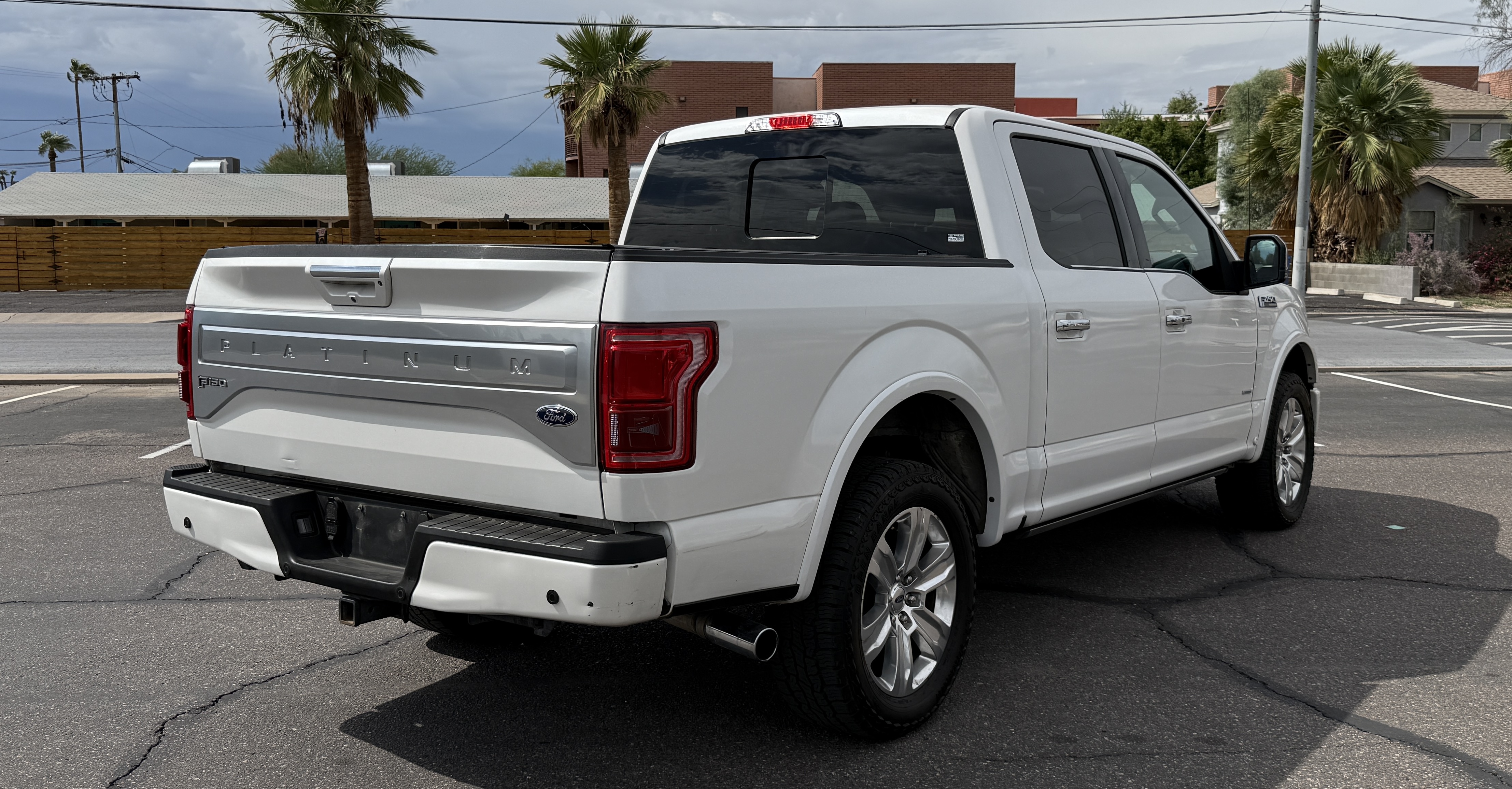 Used 2015 Ford F150 Platinum w/ Equipment Group 701A Luxury AWD/4WD image 6