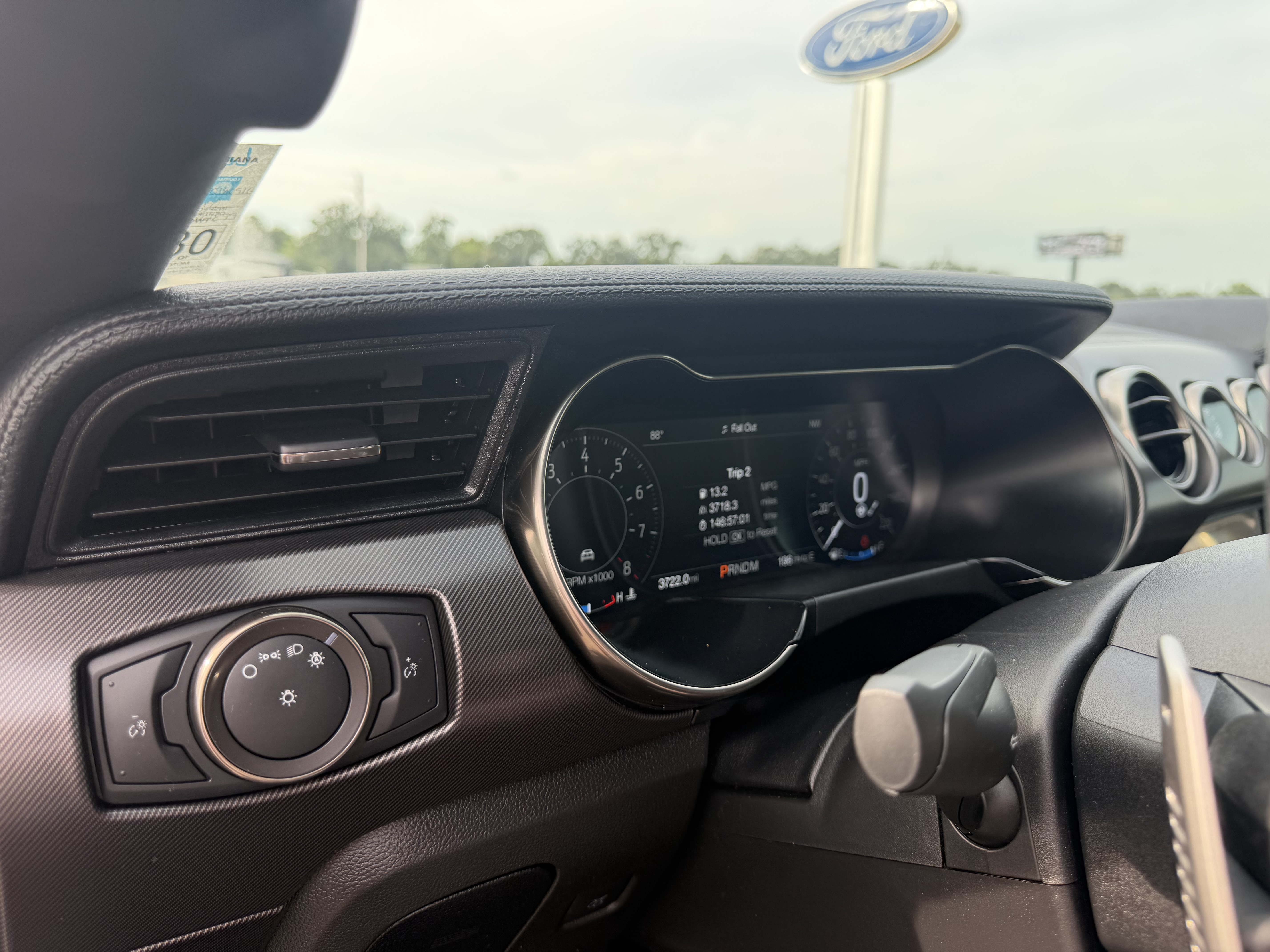 Used 2022 Ford Mustang Shelby GT500 w/ Technology Package RWD image 17