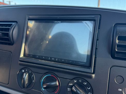 Used 2006 Ford F250 XLT image 9